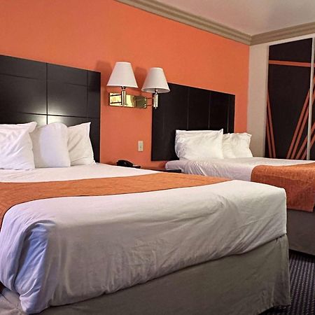 ฮาวเวิร์ด จอห์นสัน บาย วินด์แฮม นอร์โค Hotel ภายนอก รูปภาพ