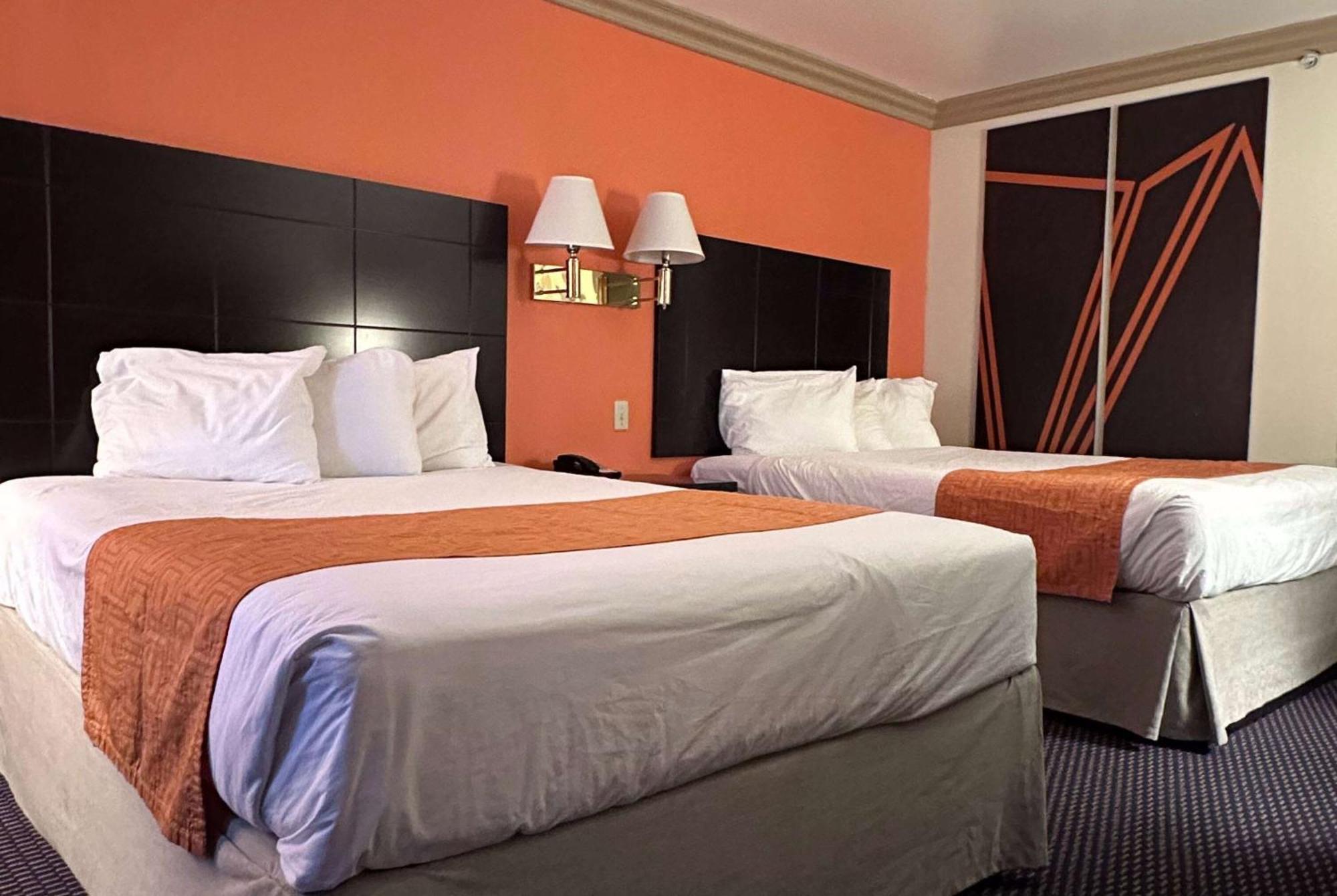 ฮาวเวิร์ด จอห์นสัน บาย วินด์แฮม นอร์โค Hotel ภายนอก รูปภาพ