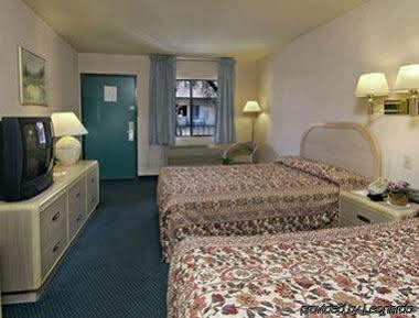 ฮาวเวิร์ด จอห์นสัน บาย วินด์แฮม นอร์โค Hotel ภายนอก รูปภาพ